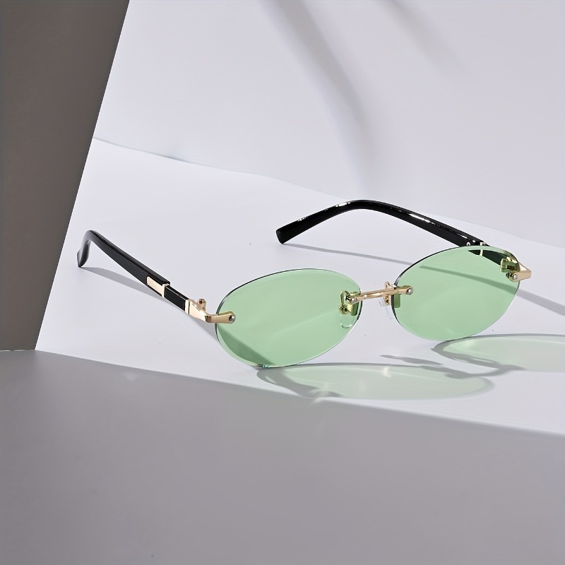 Sexy Small Oval Punk Sunglasse - Metal Photo Panel avis et prix